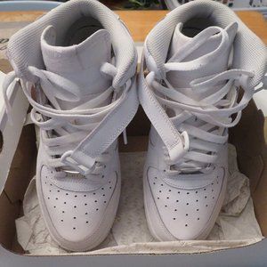 Nike AF 1 Mid white Worn twice 6.5 men's  size 8- 8.5 woman's